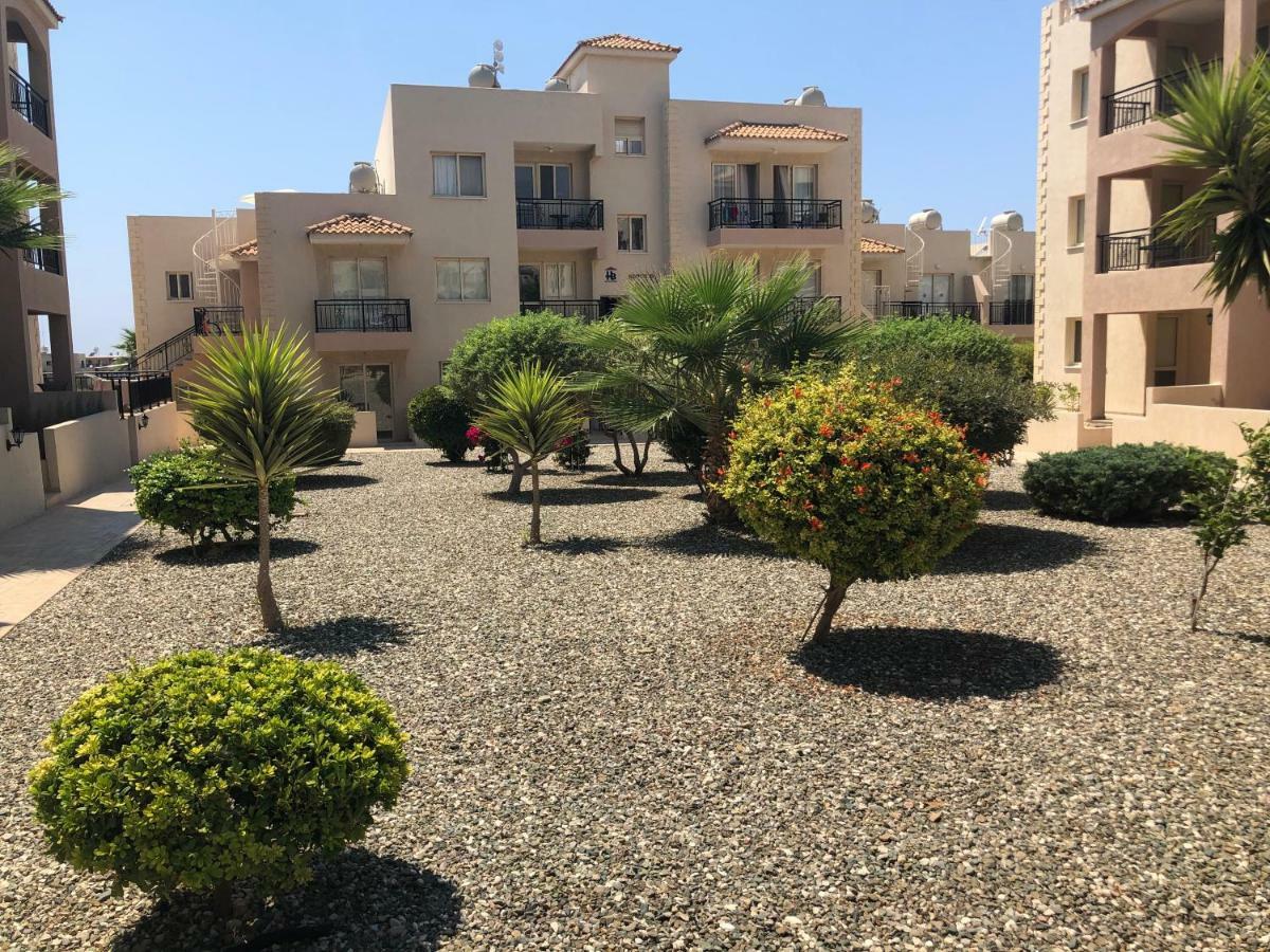 Royal Seacrest Apartment Paphos Exterior photo
