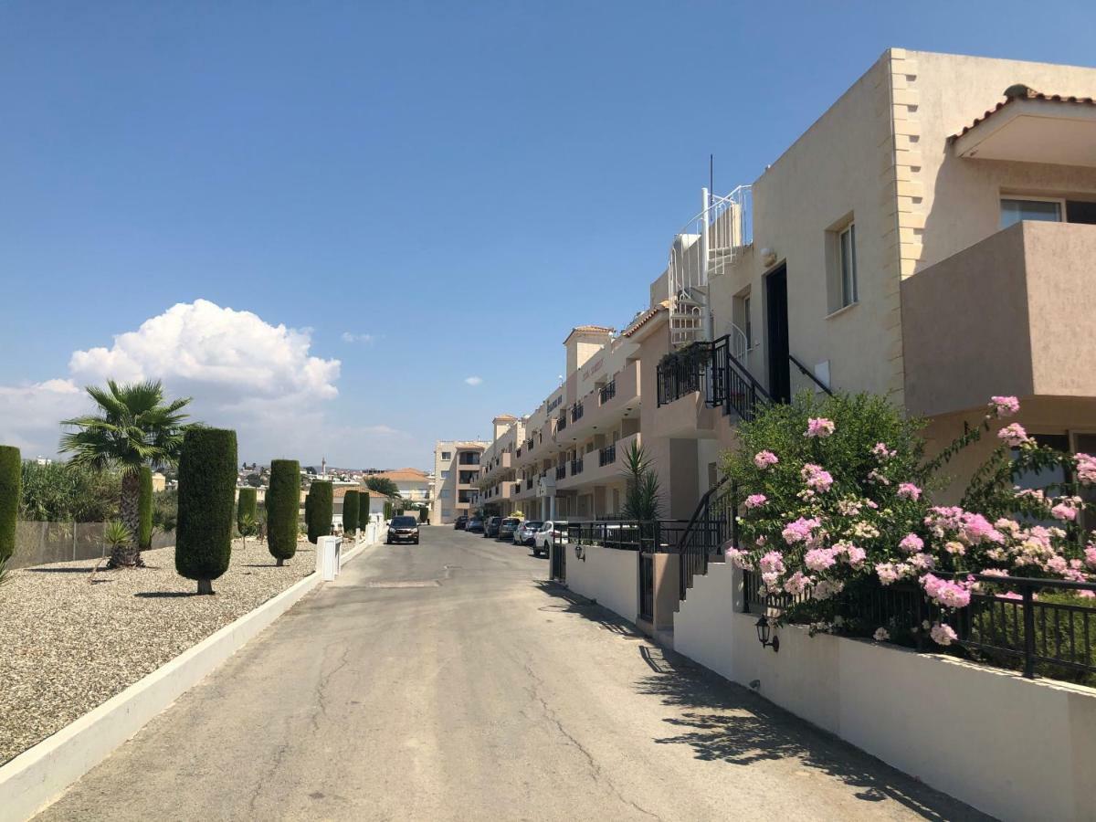 Royal Seacrest Apartment Paphos Exterior photo