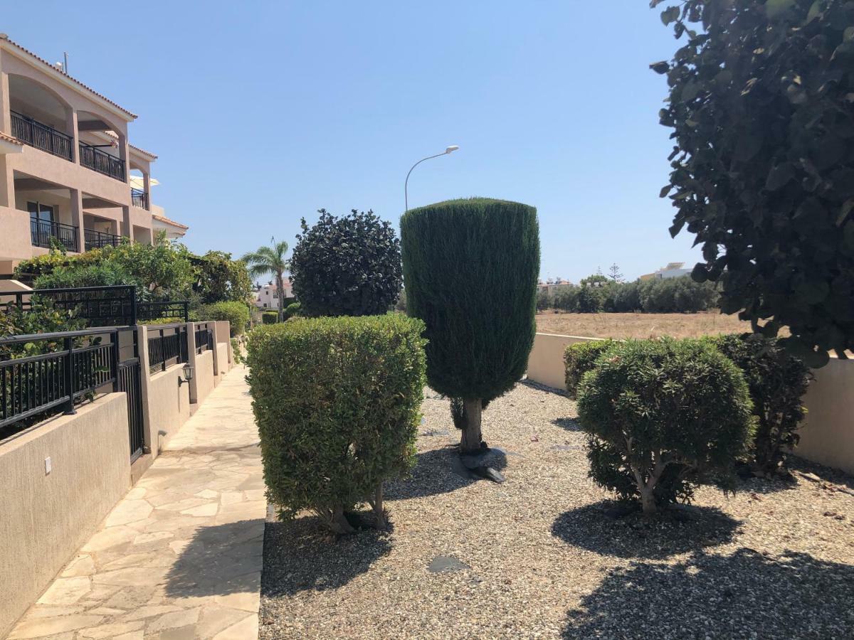 Royal Seacrest Apartment Paphos Exterior photo
