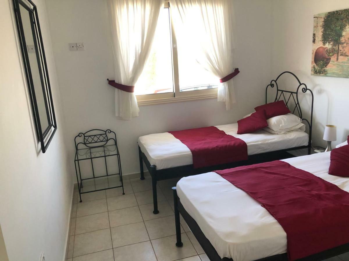 Royal Seacrest Apartment Paphos Exterior photo