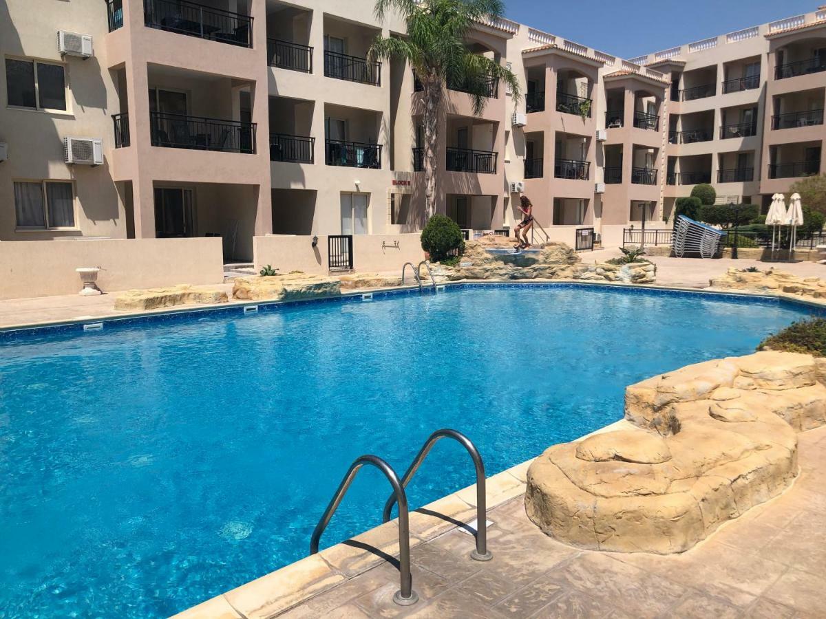 Royal Seacrest Apartment Paphos Exterior photo