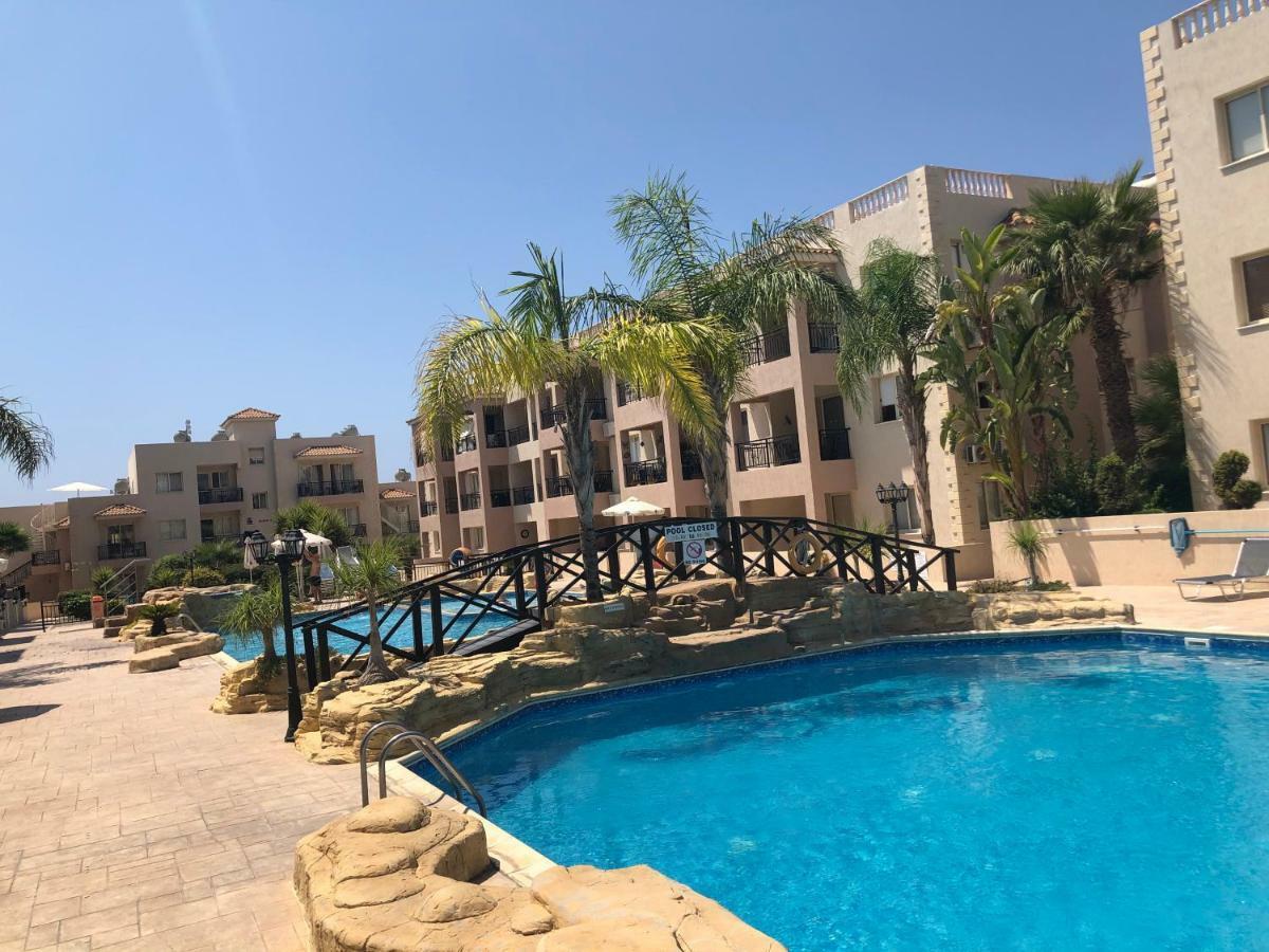 Royal Seacrest Apartment Paphos Exterior photo