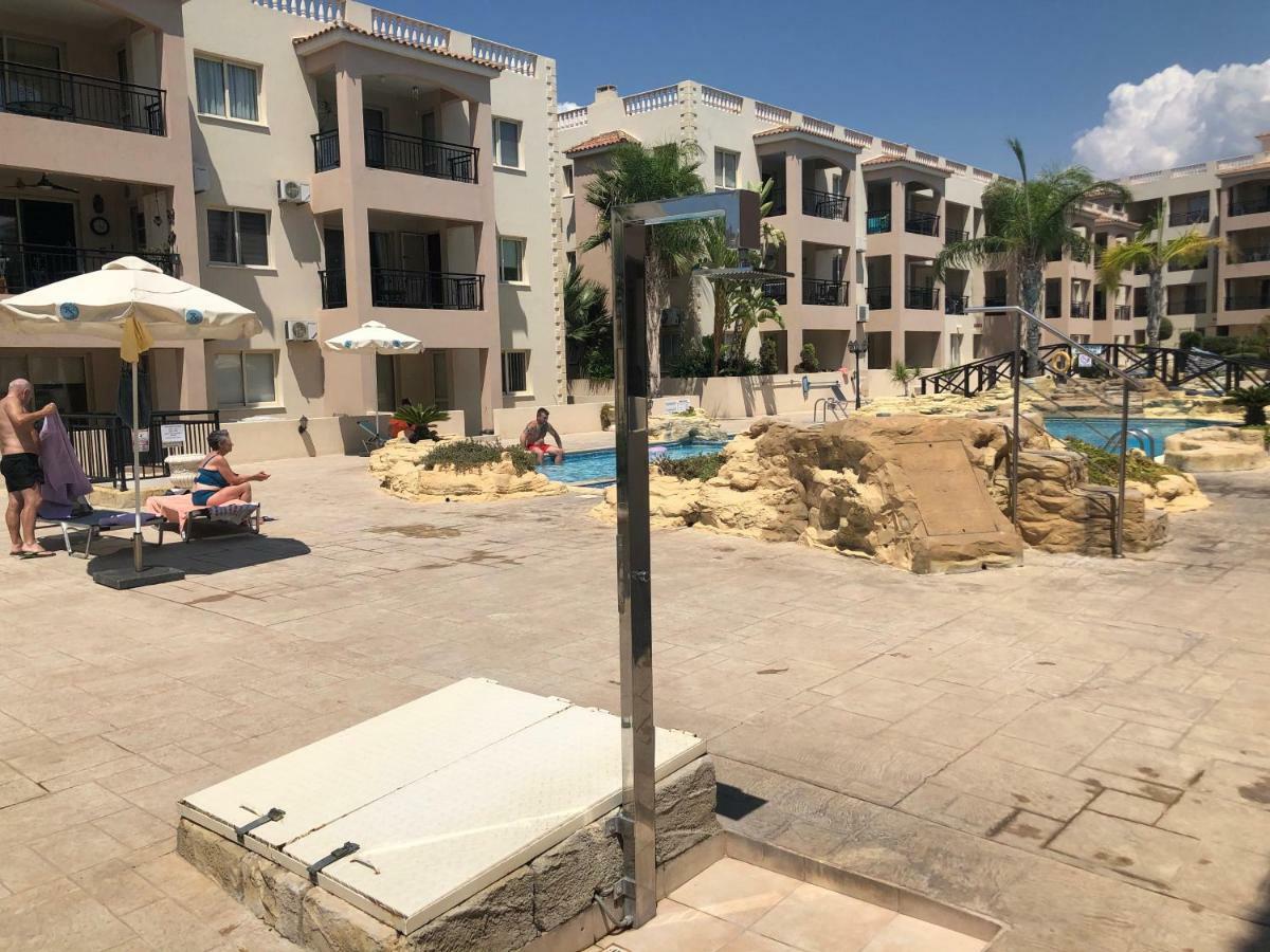 Royal Seacrest Apartment Paphos Exterior photo