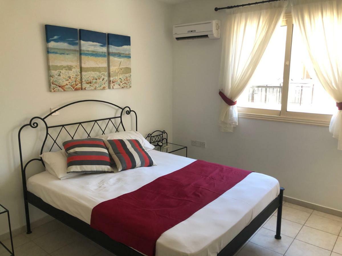 Royal Seacrest Apartment Paphos Exterior photo