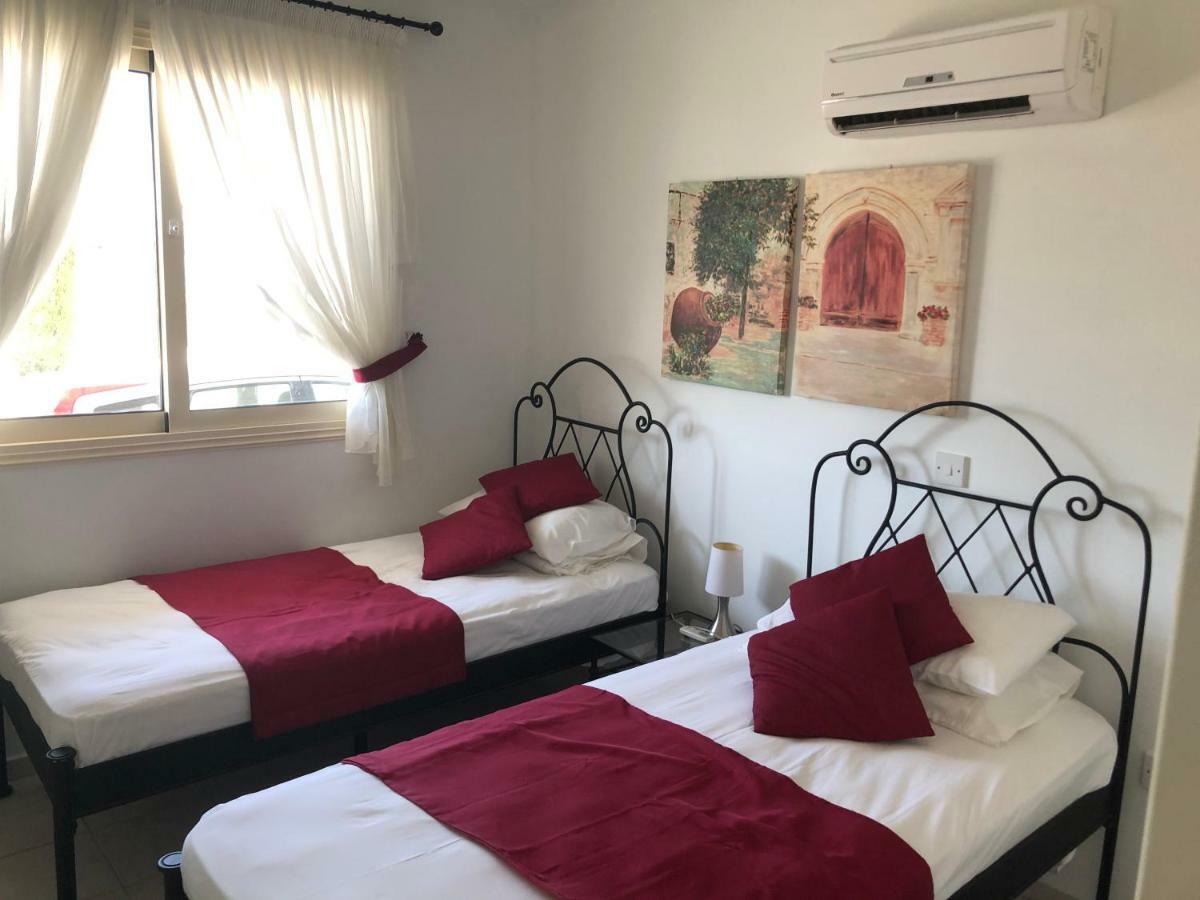 Royal Seacrest Apartment Paphos Exterior photo